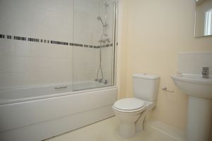 Main Bathroom- click for photo gallery